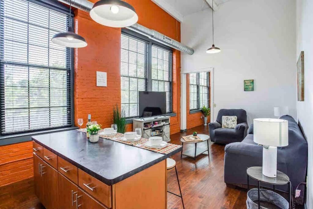 Ny Style Centric Loft With King Bed By Park Av. Apartment โรเชสเตอร์ ภายนอก รูปภาพ