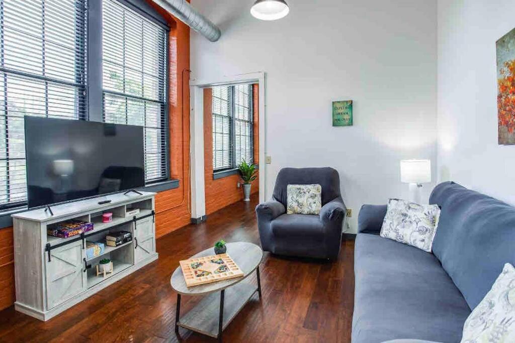 Ny Style Centric Loft With King Bed By Park Av. Apartment โรเชสเตอร์ ภายนอก รูปภาพ