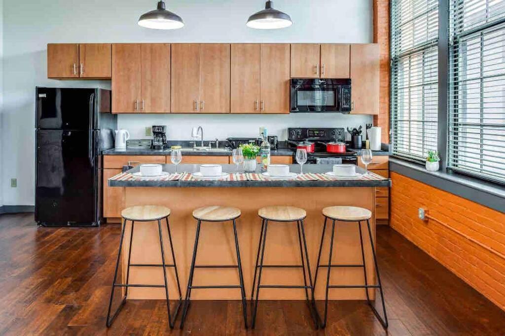 Ny Style Centric Loft With King Bed By Park Av. Apartment โรเชสเตอร์ ภายนอก รูปภาพ